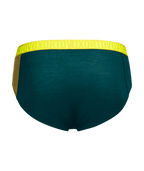 150 ESSENTIAL BRIEFS M