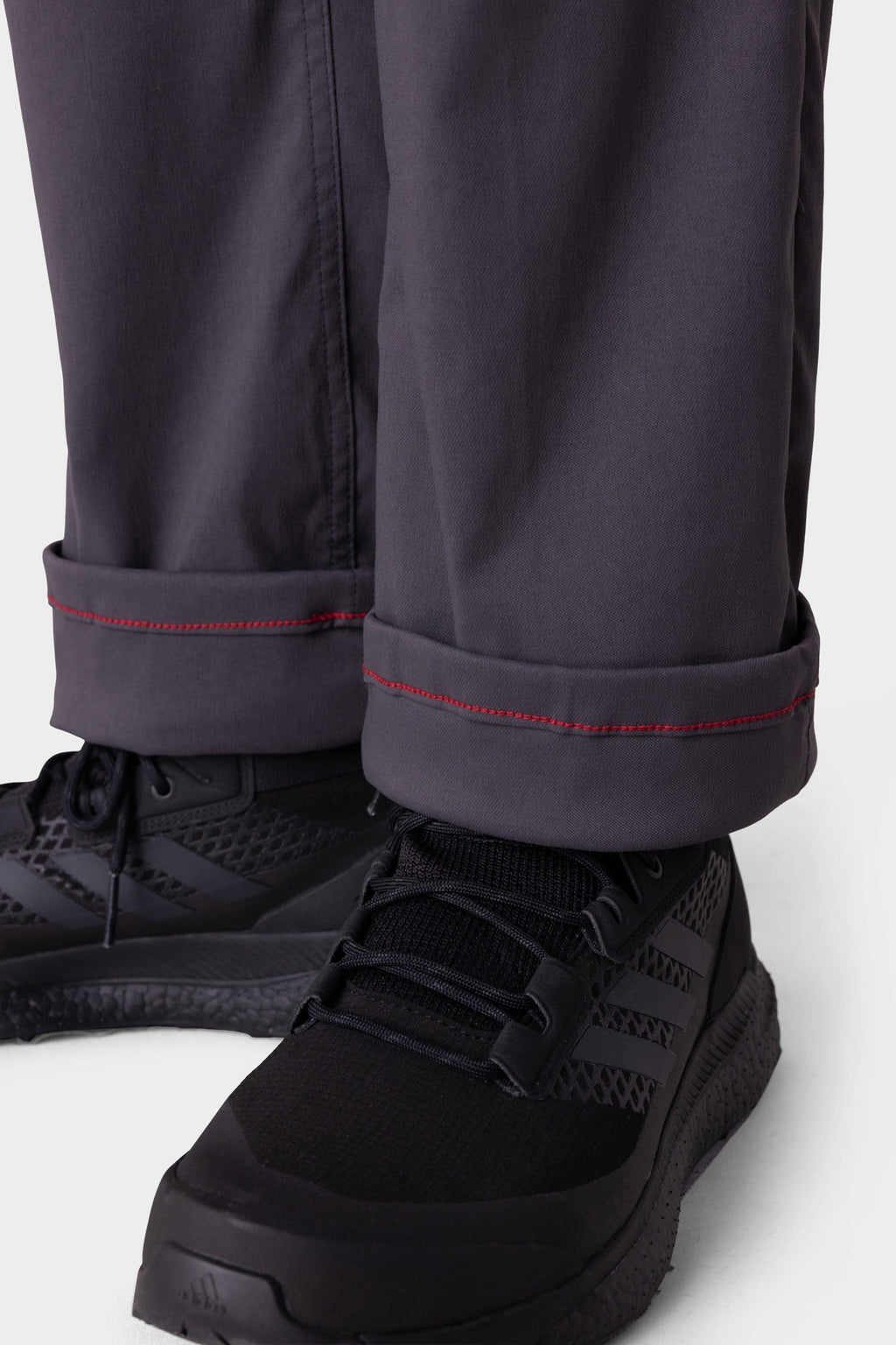 The 686 Everywhere® Merino-Lined Pant - Relaxed Fit from 686 keeps your legs warm and dry, making it perfect for colder conditions.