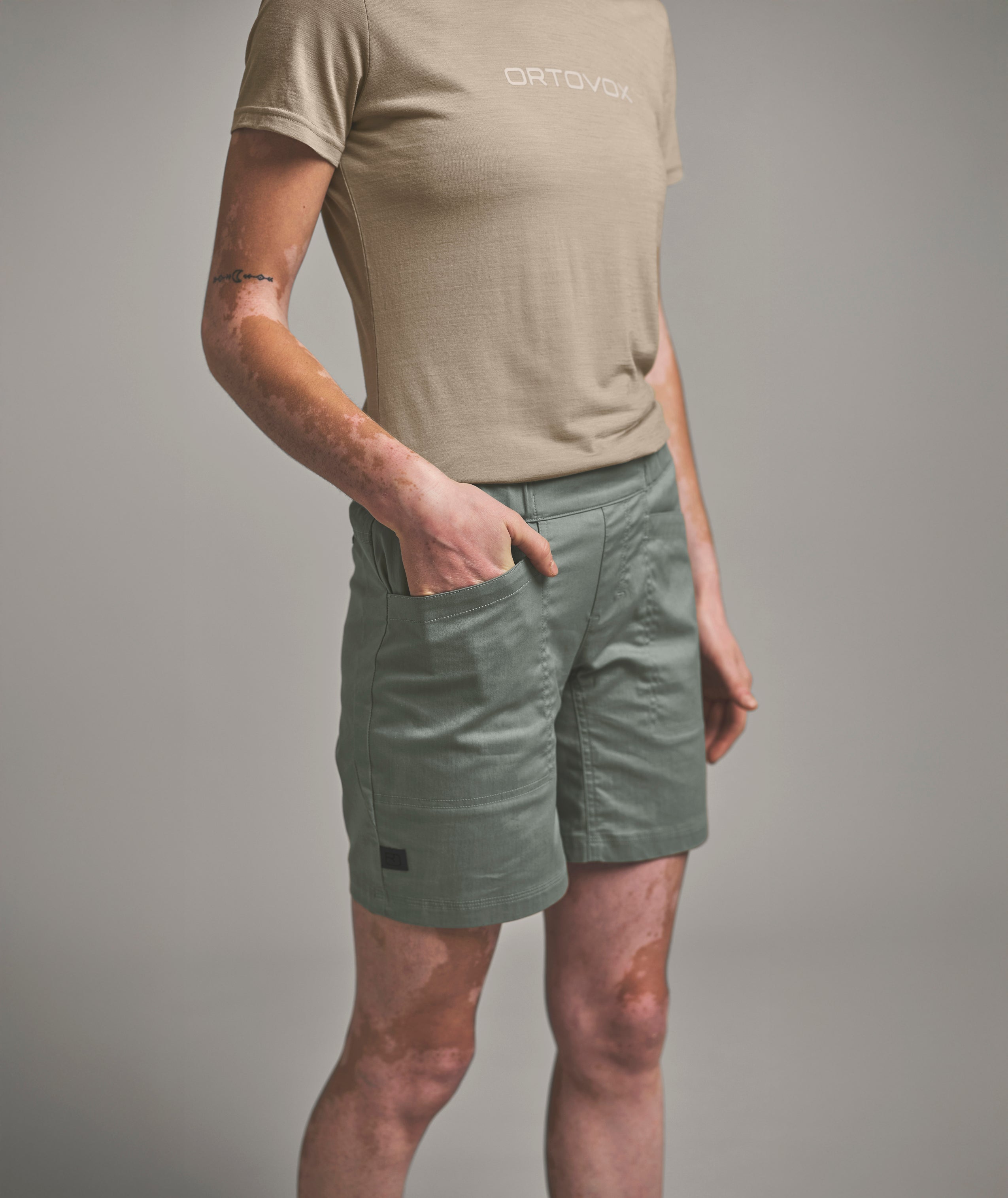 AFFINITY SHORTS W