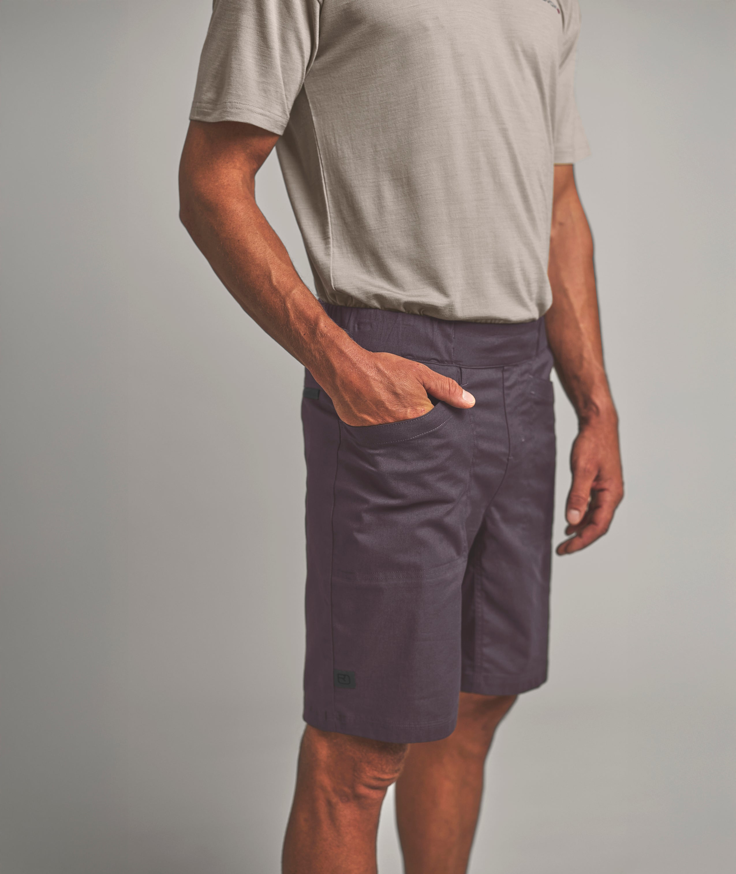 AFFINITY SHORTS M