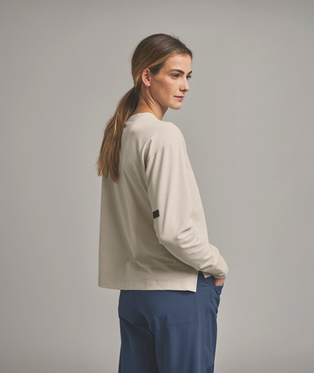 AFFINITY CREW NECK W