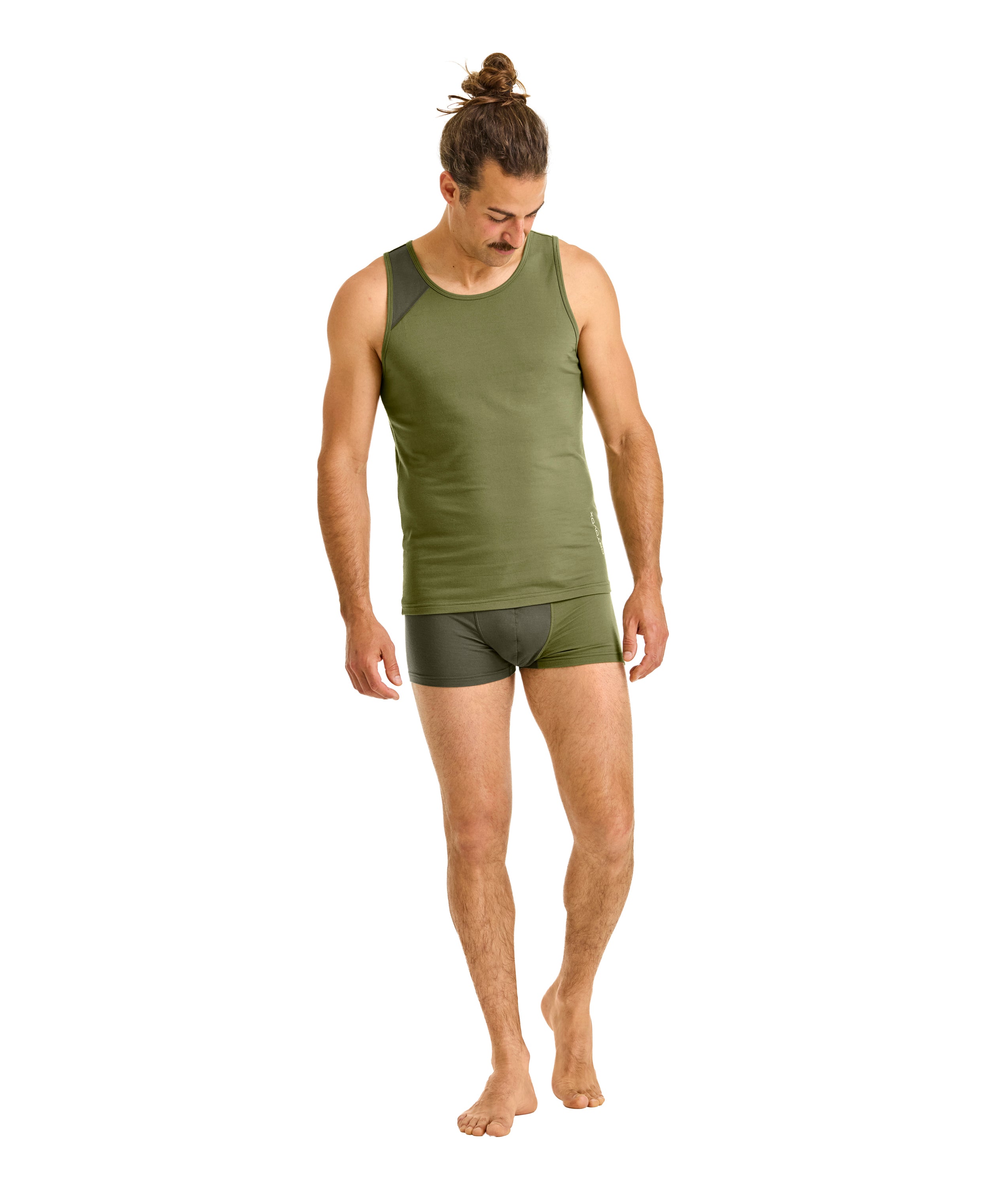 150 ESSENTIAL TRUNKS M