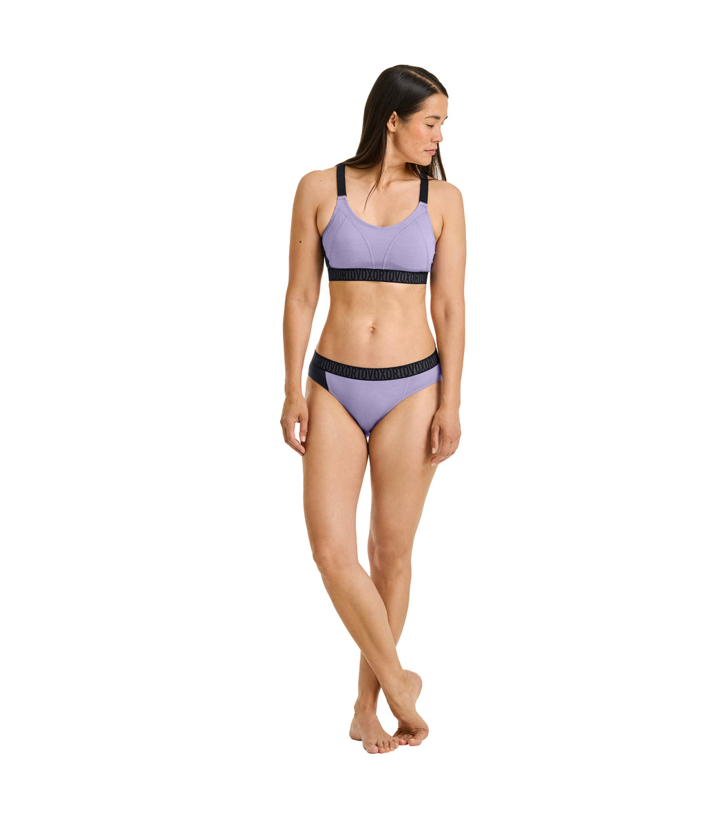 150 ESSENTIAL SPORTS TOP W