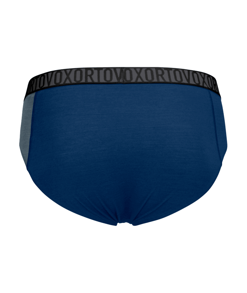 "150 ESSENTIAL BRIEFS M" - "deep ocean"