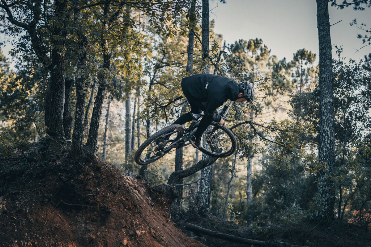 NOWORRY PRO HARDSHELL JACKET - BLACK