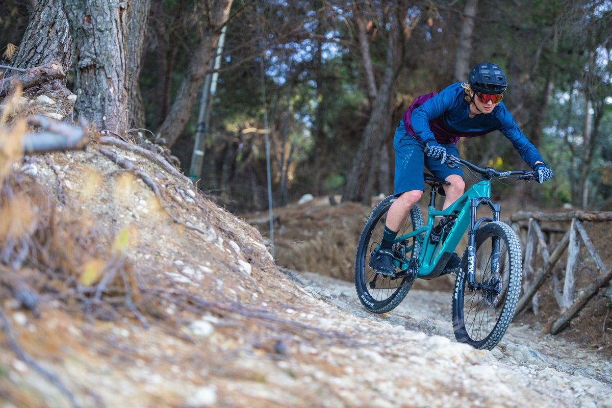 ENDURO MID 2 - BLACK/DEEP BLUE