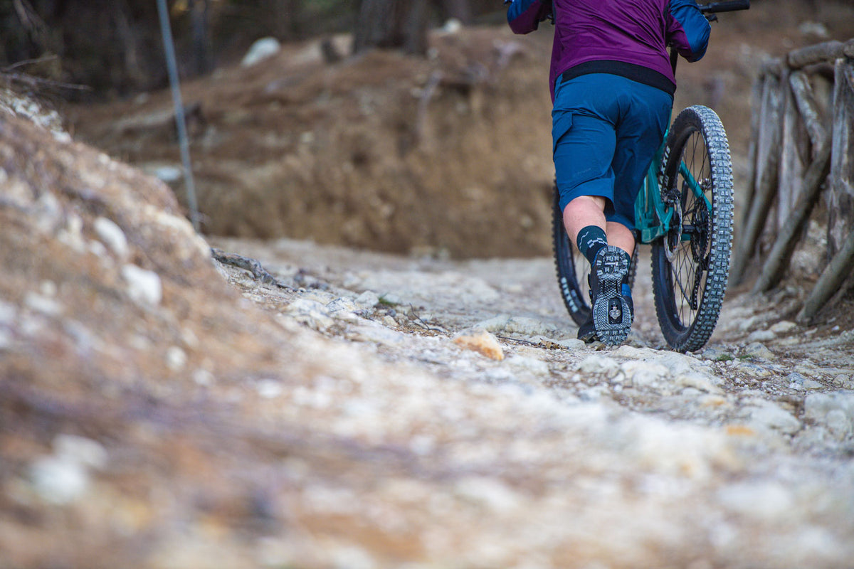 ENDURO MID 2 - BLACK/DEEP BLUE