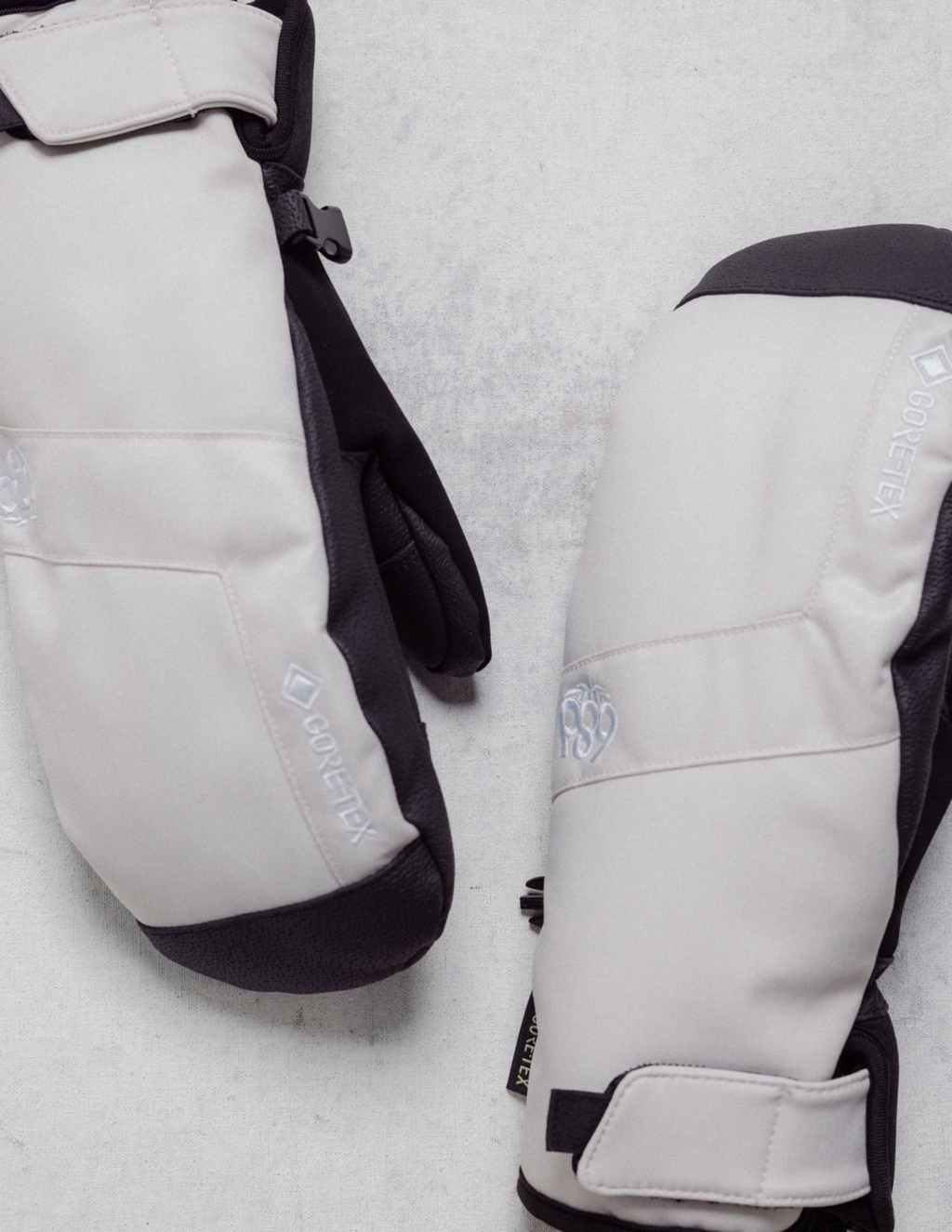 WOMENS GORE-TEX LINEAR™ UNDER CUFF MITT - LIMESTONE
