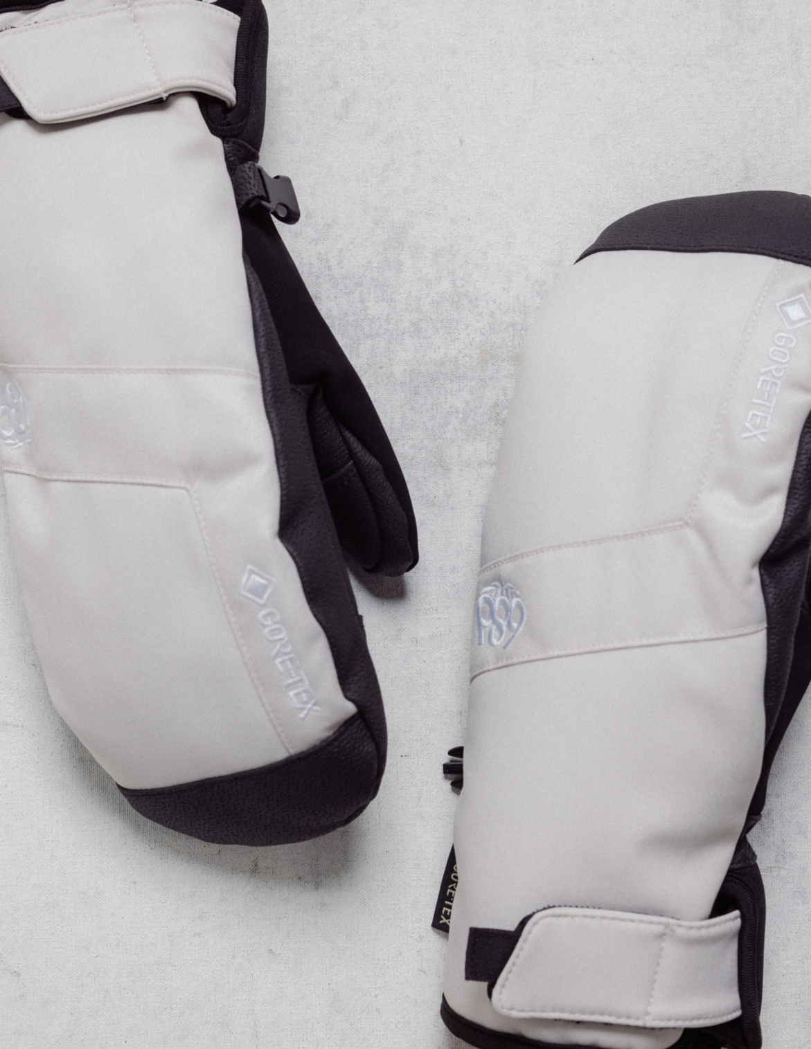 WOMENS GORE-TEX LINEAR™ UNDER CUFF MITT - LIMESTONE